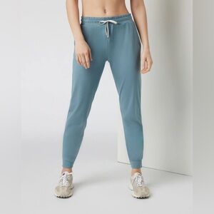 Like new Vuori women’s performance jogger dream knit size XS smoke blue heather